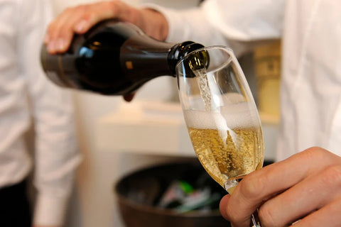 Différences entre champagne et crémant – comparatif méthode, cépages et prix