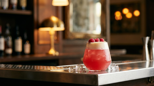 French Martini sans alcool : ananas, framboise et une mousse qui tient