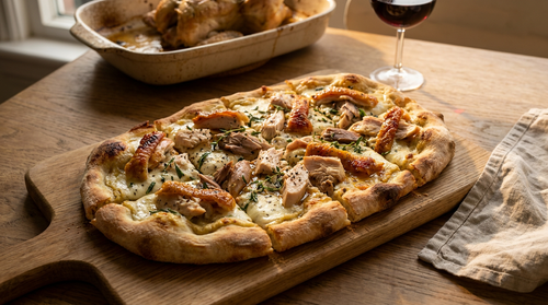 Pinsa au poulet rôti, oignons et moutarde : la recette des restes du dimanche