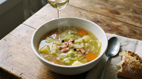 Soupe au chou : la recette de grand-mère