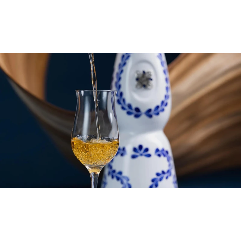 Clase Azul reposado dans le verre