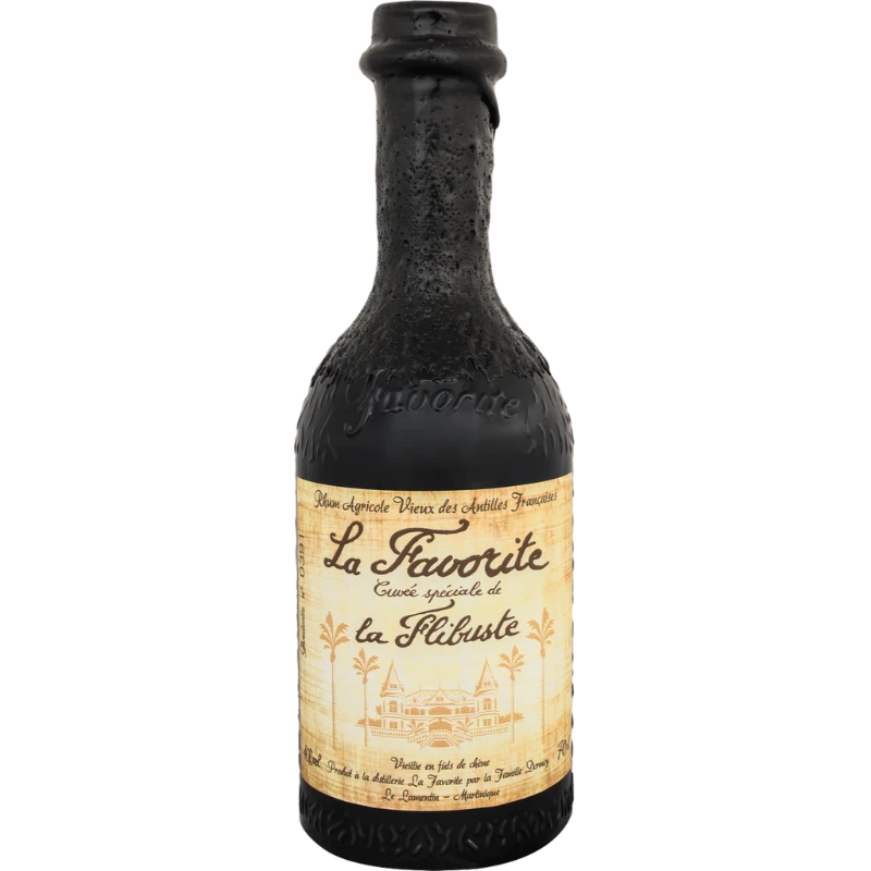 Bouteille de Rhum de chez La Favorite en Martinique cuvée rare de la Flibuste 2000 70cl