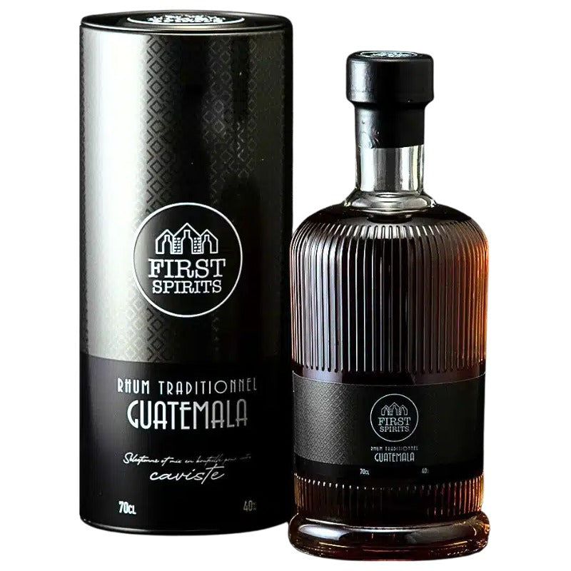 Bouteille de rhum vieux First Spirits Guatemala