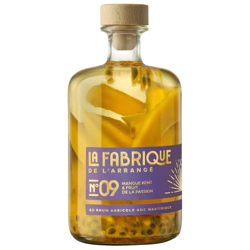 Bouteille de rhum arrangé La Fabrique N°9 mangue Kent et fruit de la passion